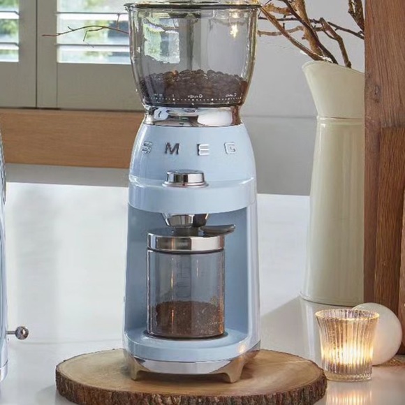 SMEG small appliances espresso machine and coffee grinder - Picture 3 of 7